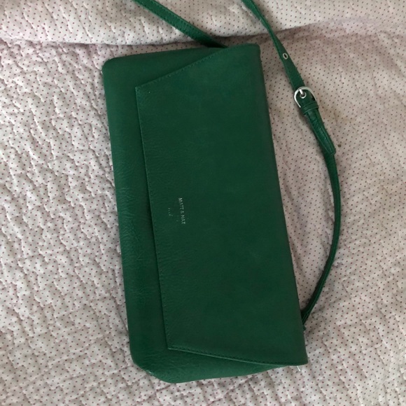 Matt & Nat Satchel - Picture 3 of 7